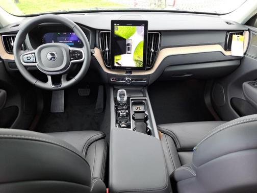 2026 Volvo XC60 B5 Ultra