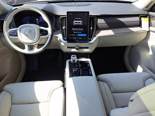 2025 Volvo XC90 Plug-In Hybrid T8 Ultra 7-Seater