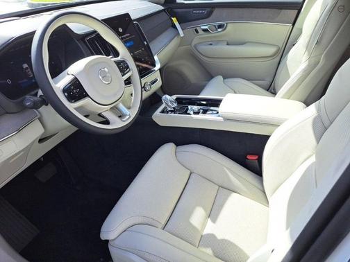 2026 Volvo XC90 B6 Ultra 7-Seater