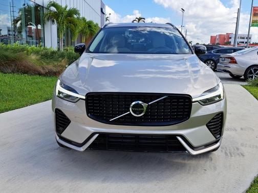 2025 Volvo XC60 Plug-In Hybrid T8 Ultra