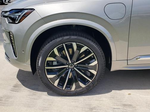 2025 Volvo XC90 Plug-In Hybrid T8 Plus 7-Seater