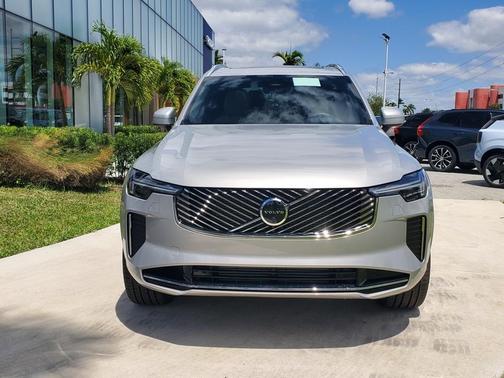 2025 Volvo XC90 Plug-In Hybrid T8 Plus 7-Seater