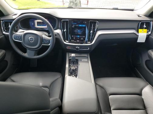 2025 Volvo S60 B5 Core