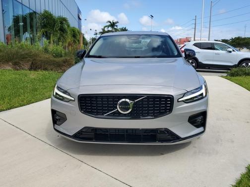 2025 Volvo S60 B5 Core