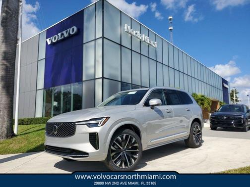 2025 Volvo XC90 B5 Plus 7-Seater