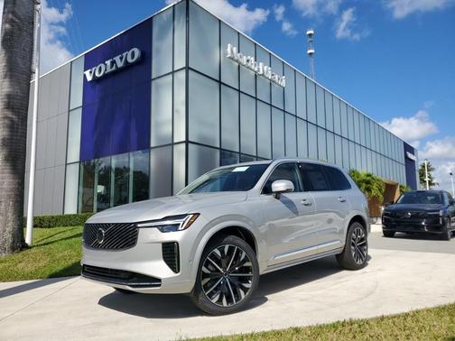 2025 Volvo XC90 B5 Plus 7-Seater