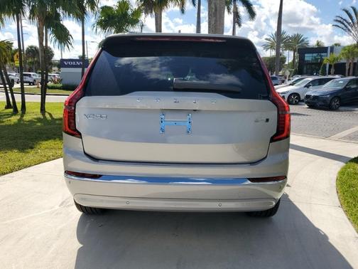 2025 Volvo XC90 B5 Plus 7-Seater