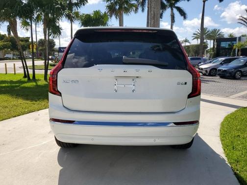 2025 Volvo XC90 B6 Plus 7-Seater