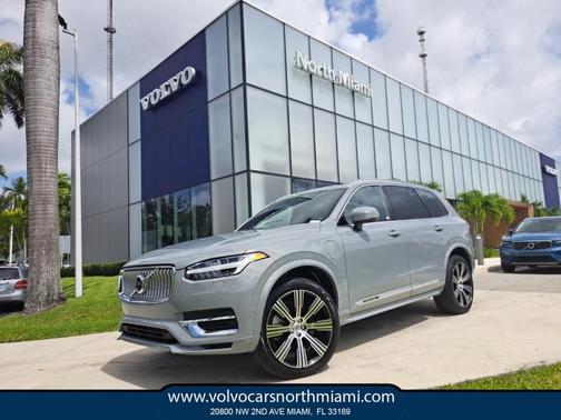 2024 Volvo XC90 Recharge Plug-In Hybrid T8 Ultimate Bright Theme 7-Seater
