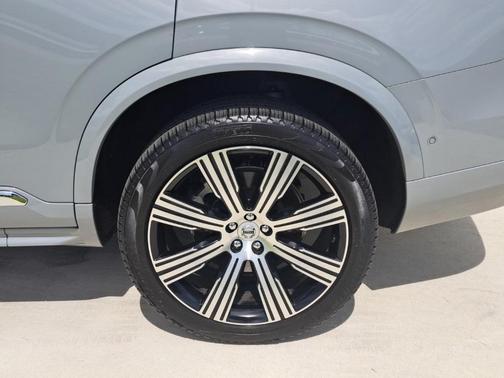 2024 Volvo XC90 Recharge Plug-In Hybrid T8 Ultimate Bright Theme 7-Seater