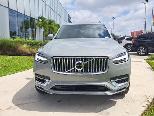 2024 Volvo XC90 Recharge Plug-In Hybrid T8 Ultimate Bright Theme 7-Seater