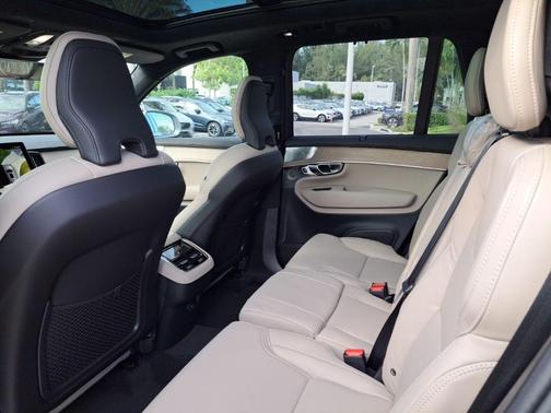 Metallic 2026 Volvo XC90 B6 Ultra 7-Seater