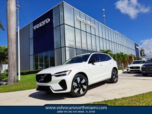 2024 Volvo XC60 Recharge Plug-In Hybrid T8 Plus Dark Theme