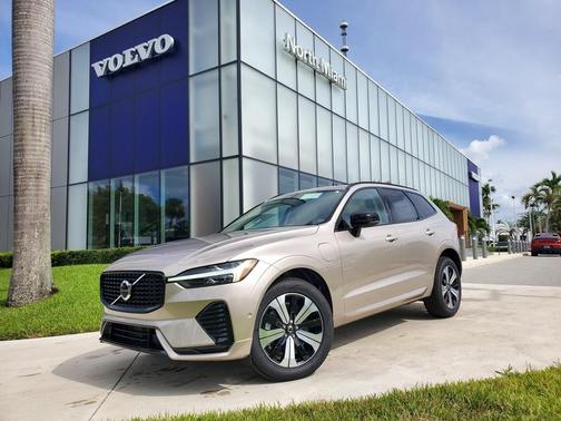 2025 Volvo XC60 Plug-In Hybrid T8 Core