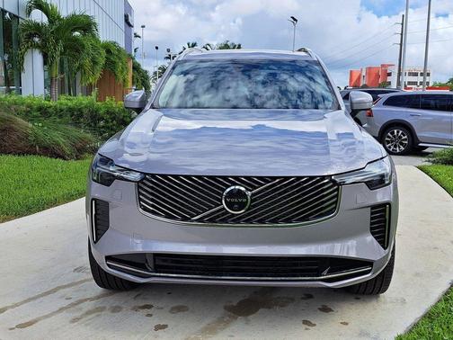 2026 Volvo XC90 B6 Plus 7-Seater