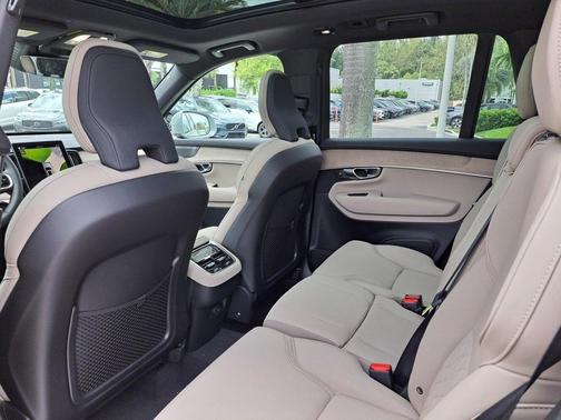 2026 Volvo XC90 B6 Plus 7-Seater