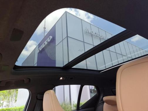 2019 Volvo XC40 T5 Momentum