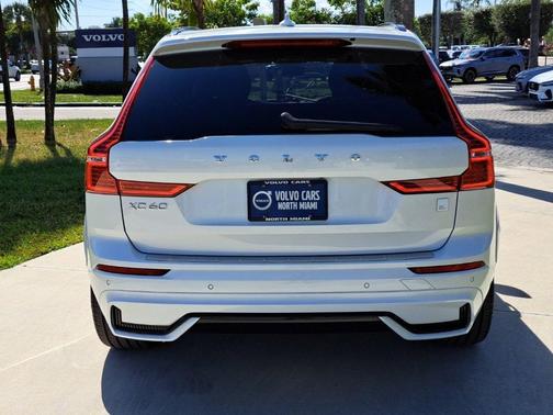 2024 Volvo XC60 Recharge Plug-In Hybrid T8 Polestar Engineered