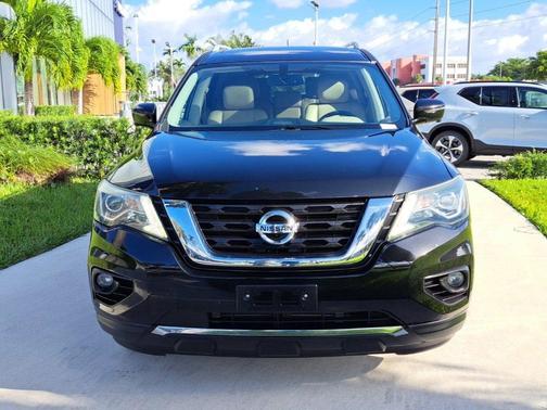 2018 Nissan Pathfinder Platinum