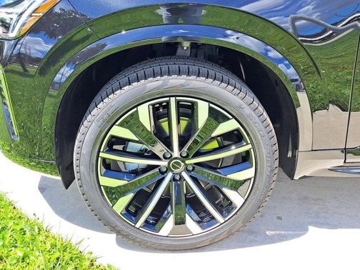 2026 Volvo XC90 B5 Core