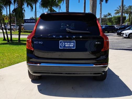 2024 Volvo XC90 B5 Plus Bright Theme