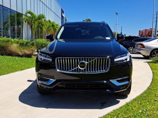 2024 Volvo XC90 B5 Plus Bright Theme