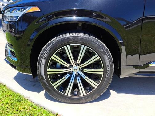 2024 Volvo XC90 B5 Plus Bright Theme