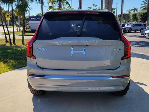 2026 Volvo XC90 B6 Ultra 7-Seater