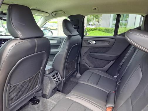 2026 Volvo XC40 PLUS