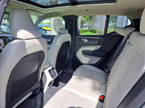 Forest Green 2026 Volvo XC40 B5 Plus