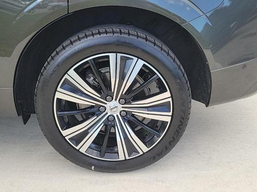 2022 Volvo XC60 Recharge Plug-In Hybrid T8 Inscription Extended Range