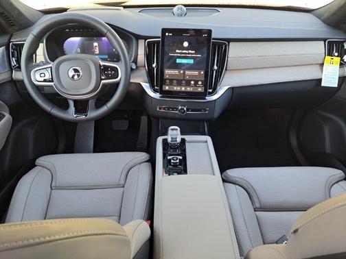 2026 Volvo XC90 B6 Ultra 6-Seater