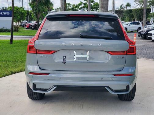 2025 Volvo XC60 B5 Plus