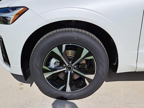 2026 Volvo XC60 B5 Core