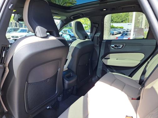 2026 Volvo XC60 B5 Core