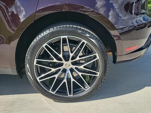 2023 Porsche Macan 
