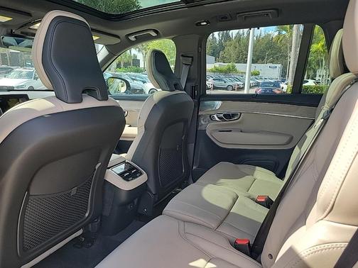 2026 Volvo XC90 B6 Ultra Dark Theme 7-Seater