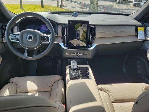 2026 Volvo XC90 B6 Ultra Dark Theme 7-Seater