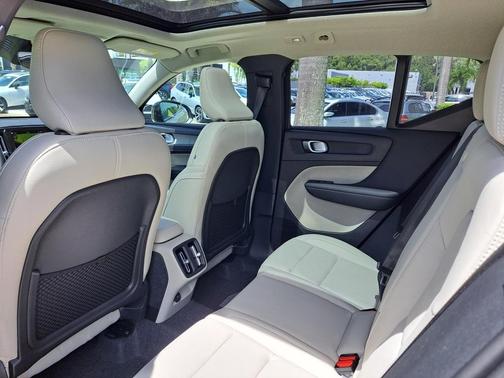 2026 Volvo XC40 B5 Plus