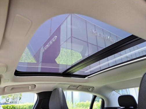 2024 Volvo S60 B5 Plus Dark Theme