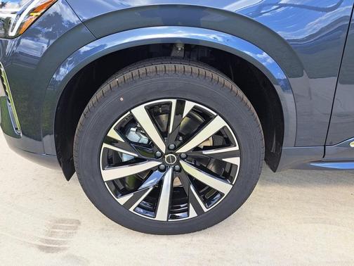 2026 Volvo XC90 B5 Core