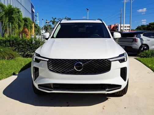 2026 Volvo XC90 B5 Core