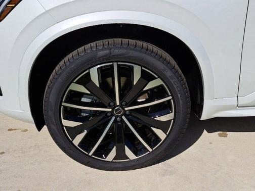 2026 Volvo XC90 B5 Core