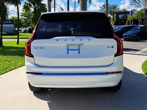 2026 Volvo XC90 B5 Core