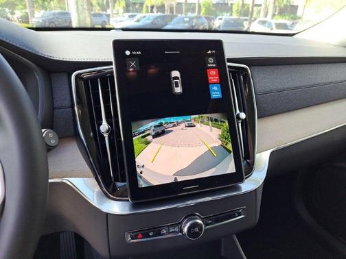 2026 Volvo XC90 B5 Core