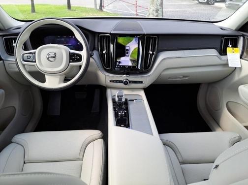 2025 Volvo XC60 Plug-In Hybrid T8 Ultra
