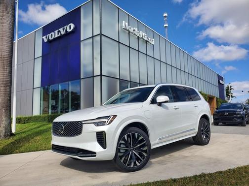 2025 Volvo XC90 Plug-In Hybrid T8 Plus 7-Seater