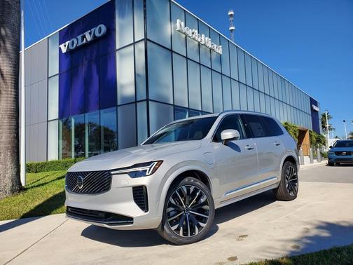 2025 Volvo XC90 Plug-In Hybrid T8 Plus 6-Seater