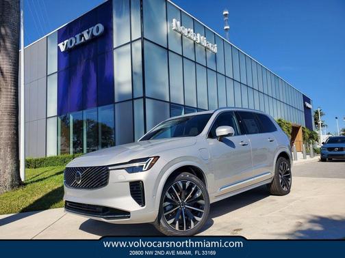 2025 Volvo XC90 Plug-In Hybrid T8 Plus 6-Seater