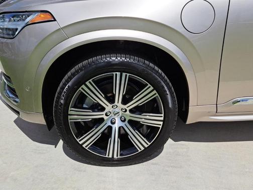 2024 Volvo XC90 Recharge Plug-In Hybrid T8 Ultimate Bright Theme 7-Seater